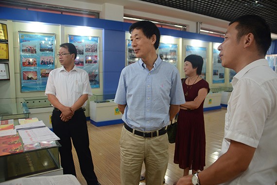 杭州电子科技大学校长薛安克博士一行到威廉希尔williamhill节水集团考察座谈 - 威廉希尔williamhill新闻 - 新闻中心 - 大学,校长,薛安克,电子,科技,nbsp,一行,座谈,杭州