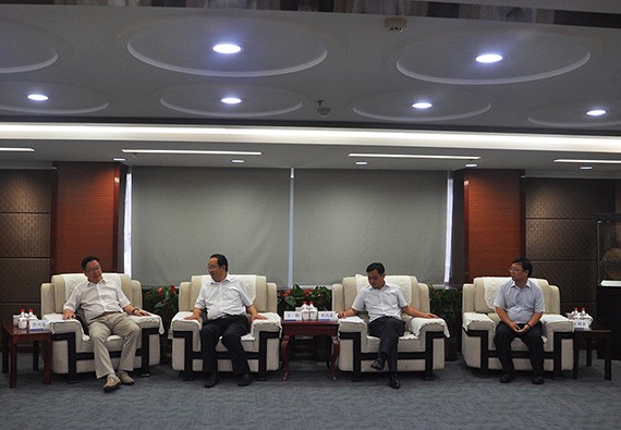 威廉希尔williamhill节水集团与中国建设银行甘肃省分行签署50亿水利工业投资基金战略相助协议 - 威廉希尔williamhill新闻 - 新闻中心 - 节水,nbsp,威廉希尔williamhill,水利,甘肃省,分行,集团,相助,建设银行