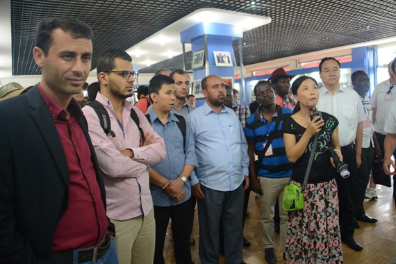 “2016年生长中国家干旱区水资源可一连生长研修班”学员到威廉希尔williamhill节水集团考察交流 - 威廉希尔williamhill新闻 - 新闻中心 - 学员,威廉希尔williamhill,节水,研修班,nbsp,水资源,考察,可一连生长,集团