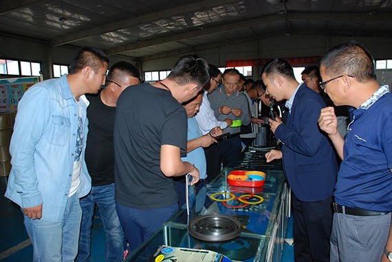 内蒙古阿拉善盟阿右旗节水浇灌考察团到集团公司旅行考察 - 威廉希尔williamhill新闻 - 新闻中心 - 考察团,nbsp,考察,公司,集团公司,节水浇灌,行在,威廉希尔williamhill,节水