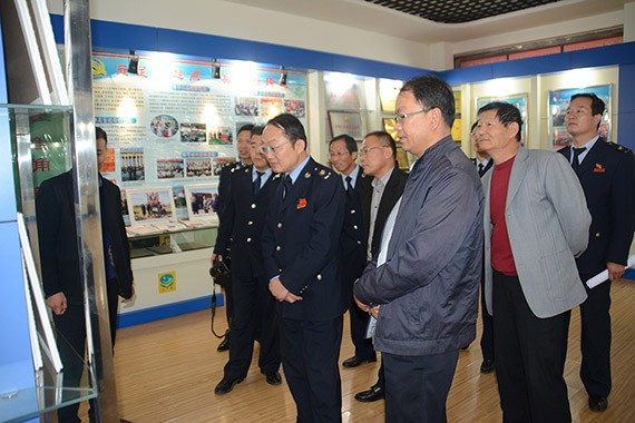 酒泉市国税局局长张智一行莅临威廉希尔williamhill节水集团调研指导 - 威廉希尔williamhill新闻 - 新闻中心 - 局长,张智,一行,国税局,公司,nbsp,酒泉市,调研,集团