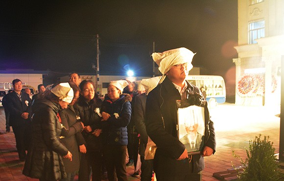 威廉希尔williamhill节水首创人王栋遗体离别仪式在酒泉举行 - 威廉希尔williamhill新闻 - 新闻中心 - nbsp,王栋,父亲,我们,甘肃省,节水,威廉希尔williamhill,同志,中国