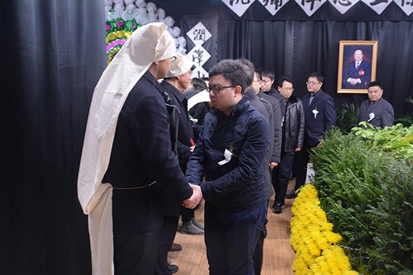 威廉希尔williamhill节水首创人王栋遗体离别仪式在酒泉举行 - 威廉希尔williamhill新闻 - 新闻中心 - nbsp,王栋,父亲,我们,甘肃省,节水,威廉希尔williamhill,同志,中国