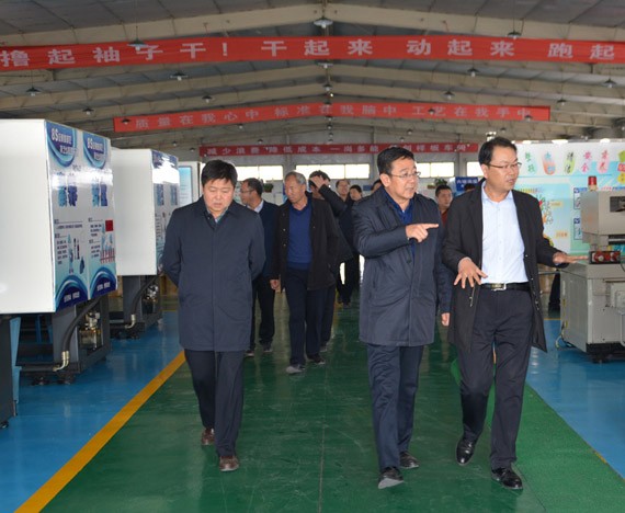 甘肃省临泽县考察团莅临威廉希尔williamhill节水集团旅行考察 - 威廉希尔williamhill新闻 - 新闻中心 - nbsp,考察,节水,威廉希尔williamhill,沙漠,考察团,集团,临泽县,农业生长