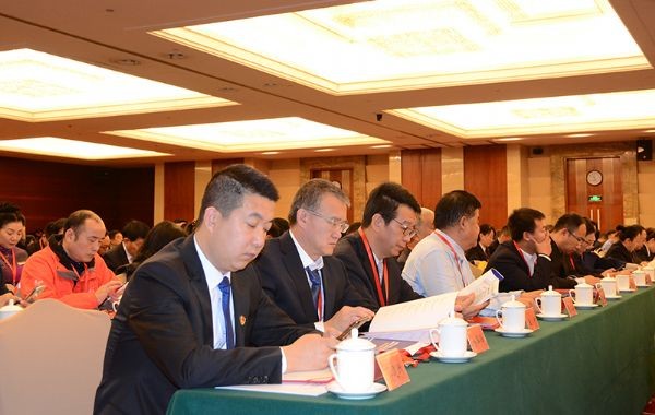 威廉希尔williamhill节水集团荣获天下就业与社会包管先进民营企业声誉称呼 集团公司党委书记王冲代表公司接受表扬 - 威廉希尔williamhill新闻 - 新闻中心 - nbsp,天下,就业,先进,民营企业,威廉希尔williamhill,集团,社会包管,节水