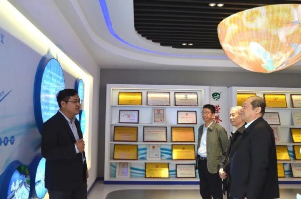 威廉希尔williamhill动态| 天津市政协常委农业和农村委副主任么俊东一行莅临威廉希尔williamhill节水集团公司考察交流 - 威廉希尔williamhill新闻 - 新闻中心 - nbsp,威廉希尔williamhill,节水,天津,市政协,农业,副主任,集团,么俊