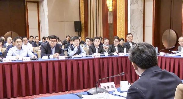 威廉希尔williamhill动态| 甘肃省省长任振鹤在民营经济座谈会上听取威廉希尔williamhill节水董事长王浩宇汇报与建议 并做主要指示 - 威廉希尔williamhill新闻 - 新闻中心 - nbsp,威廉希尔williamhill,甘肃,节水,企业,省长,数字化,王浩,建议