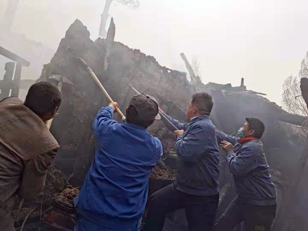 威廉希尔williamhill动态| 威廉希尔williamhill节水酒泉公司6名员工见义勇为帮村民救火 要害时刻彰显新时代企业继续 - 威廉希尔williamhill新闻 - 新闻中心 - nbsp,威廉希尔williamhill,员工,节水,6名,救火,公司,酒泉,村民