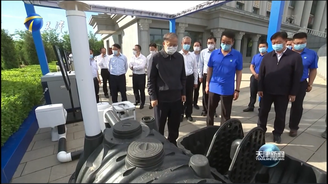 威廉希尔williamhill动态| 天津市委书记李鸿忠专程赴威廉希尔williamhill节水集团调研 强调坚持节水优先 施展企业科技立异作用 推动节水事业生长 - 威廉希尔williamhill新闻 - 新闻中心 - 节水,nbsp,威廉希尔williamhill,李鸿忠,企业,书记,调研,水资源,生长