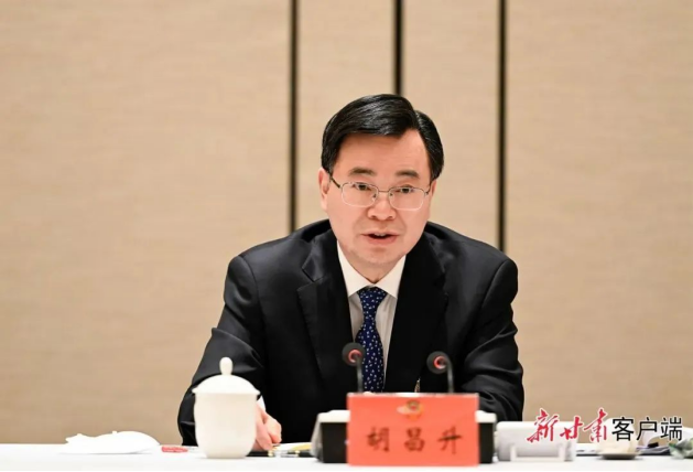 威廉希尔williamhill动态｜省委书记胡昌升在两会时代两次听取省政协委员威廉希尔williamhill节水王浩宇汇报 - 威廉希尔williamhill新闻 - 新闻中心 - 装备,农业,生长,威廉希尔williamhill,胡昌升,节水,政协委员,工业,王浩