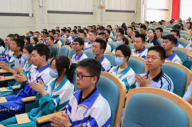 捐资助学| 威廉希尔williamhill节水集团划分在酒泉中学和临水中心小学开展捐资助学公益活动 - 社会责任 - 新闻中心 - 威廉希尔williamhill,集团,酒泉,节水,捐资助学,中学,中心,小学